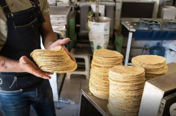 Rechazan pequeños comerciantes acciones contra venta de tortillas en moto y hieleras. Foto de Profeco