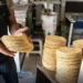 Rechazan pequeños comerciantes acciones contra venta de tortillas en moto y hieleras. Foto de Profeco