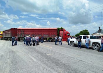 Llama AVA a no afectar a terceros ante cierres carreteros. Foto de Facebook/Archivo
