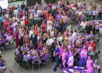 Con su fuerza y capacidad,las mujeres transforman a Victoria: Lalo Gattás