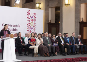 Sheinbaum presenta comité para evaluar fracking en México. Foto de Presidencia