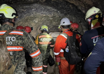 Localizan a un minero con vida y uno muerto en mina Santa Fe, en Sinaloa. Foto de CNPC