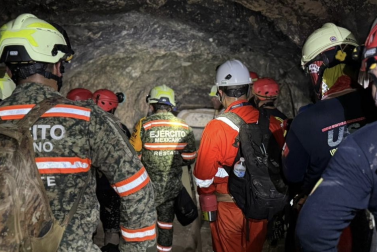 Localizan a un minero con vida y uno muerto en mina Santa Fe, en Sinaloa. Foto de CNPC