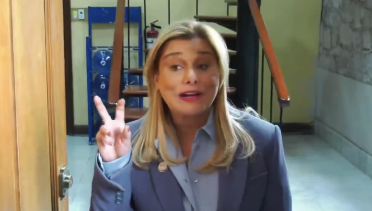 Maru Campos justifica inasistencia al Senado con lista de EE.UU.. Foto tomada de video